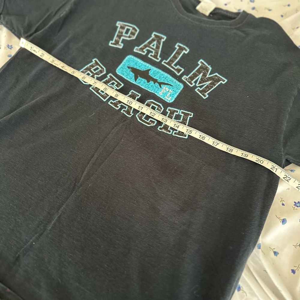 Vintage 90s / Y2K Fruit Of the Loom Palm Beach Graphic Black Short Sleeve Tee. - Picture 2 of 8